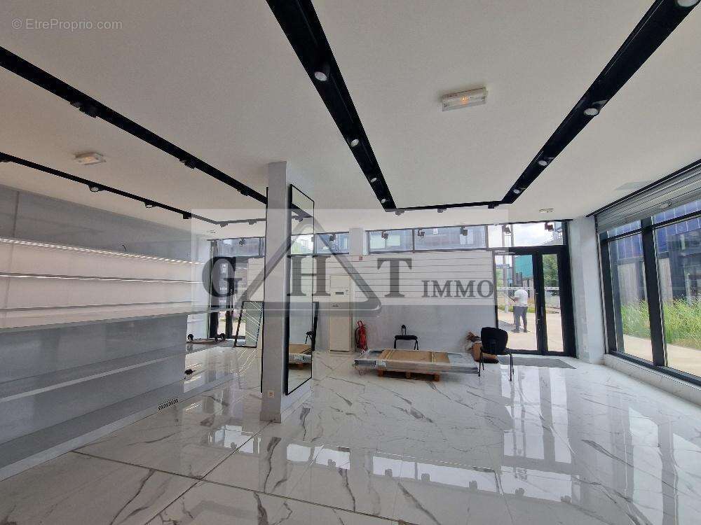 Commerce à TREMBLAY-EN-FRANCE