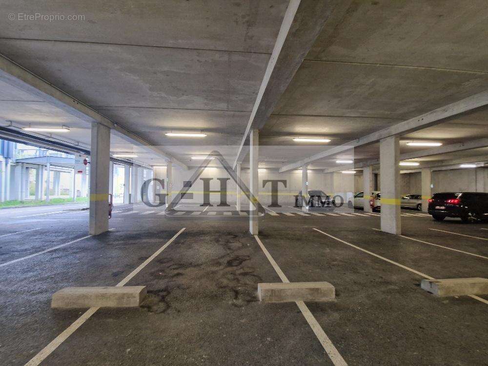 Commerce à TREMBLAY-EN-FRANCE