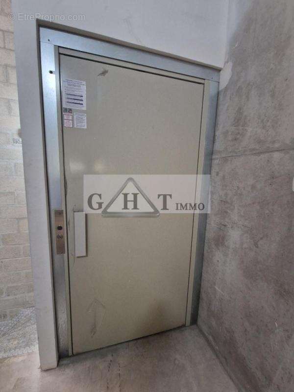 Commerce à TREMBLAY-EN-FRANCE