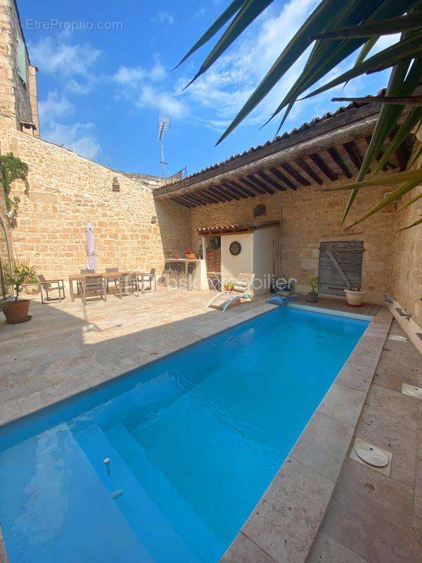 Maison à SAINT-GILLES