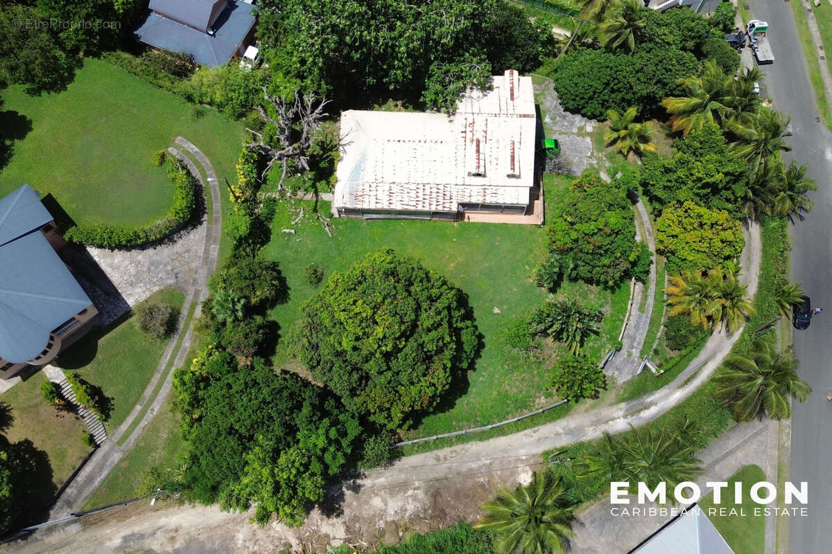 Maison à LES ABYMES