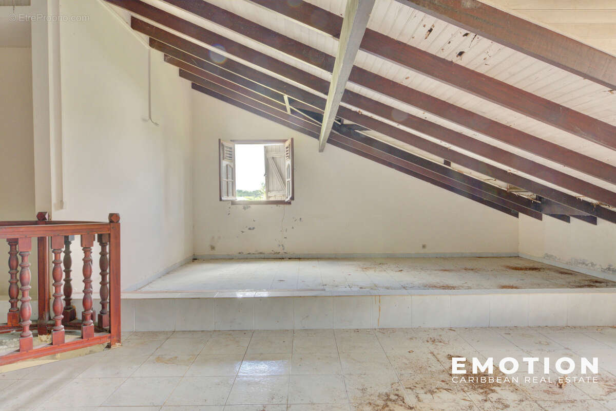 Maison à LES ABYMES