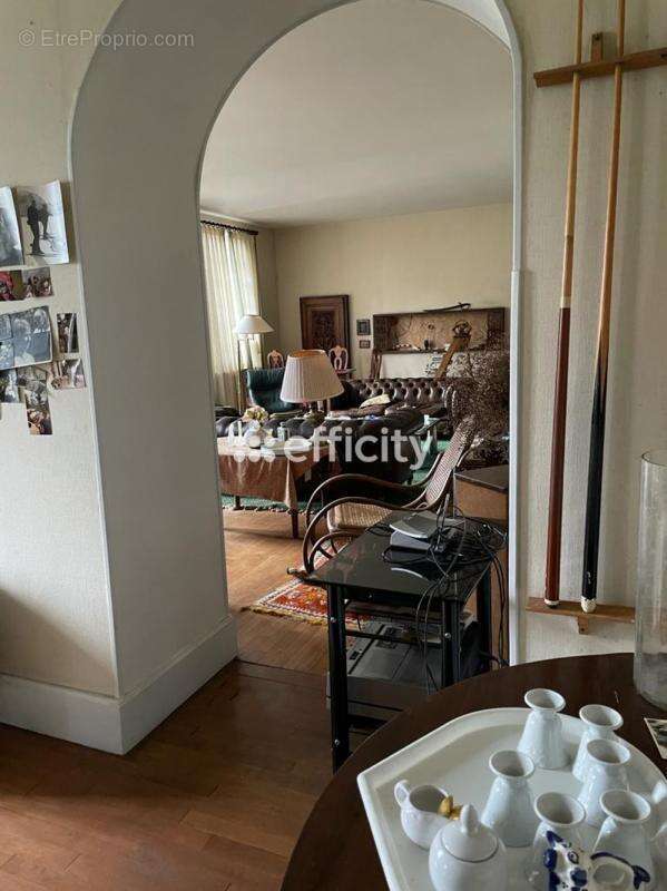 Maison à SAINT-REMY-EN-ROLLAT