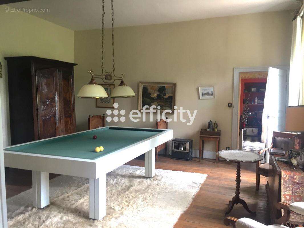 Maison à SAINT-REMY-EN-ROLLAT