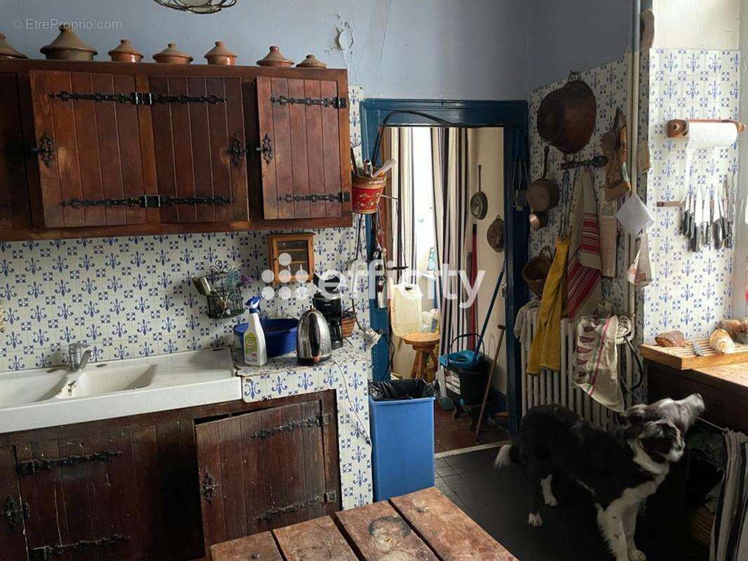 Maison à SAINT-REMY-EN-ROLLAT