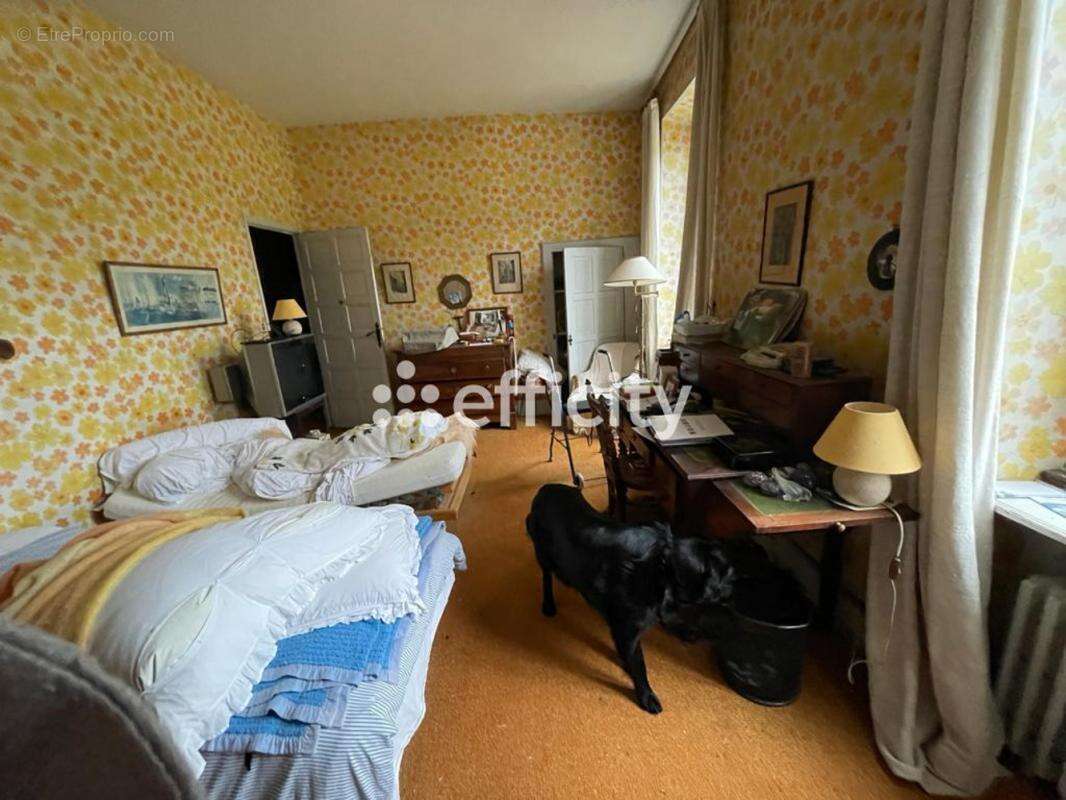 Maison à SAINT-REMY-EN-ROLLAT