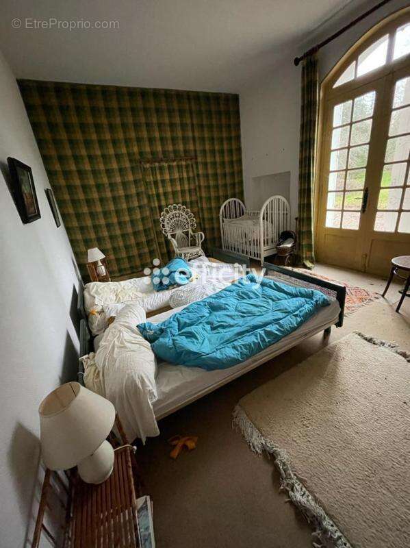 Maison à SAINT-REMY-EN-ROLLAT