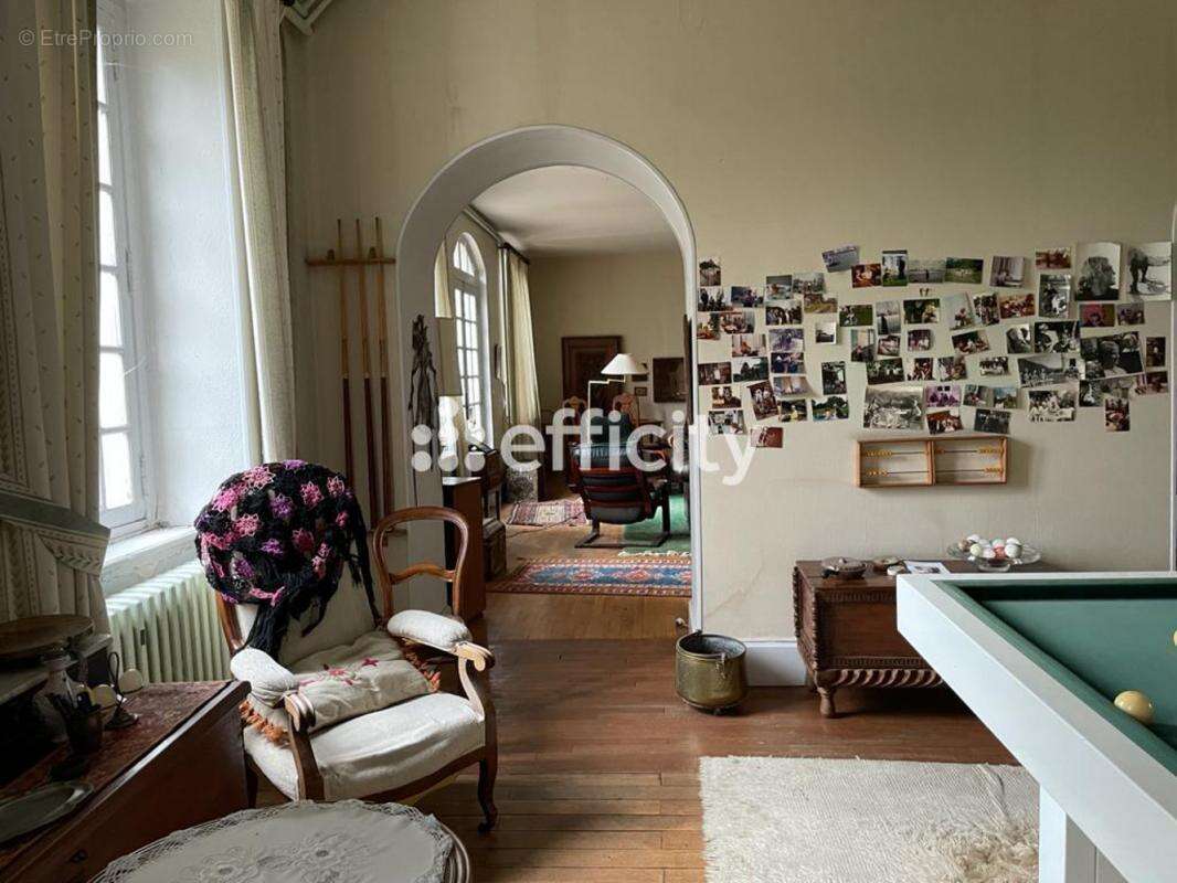 Maison à SAINT-REMY-EN-ROLLAT