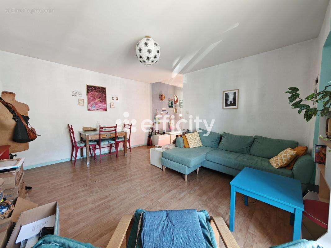 Appartement à MOIRANS