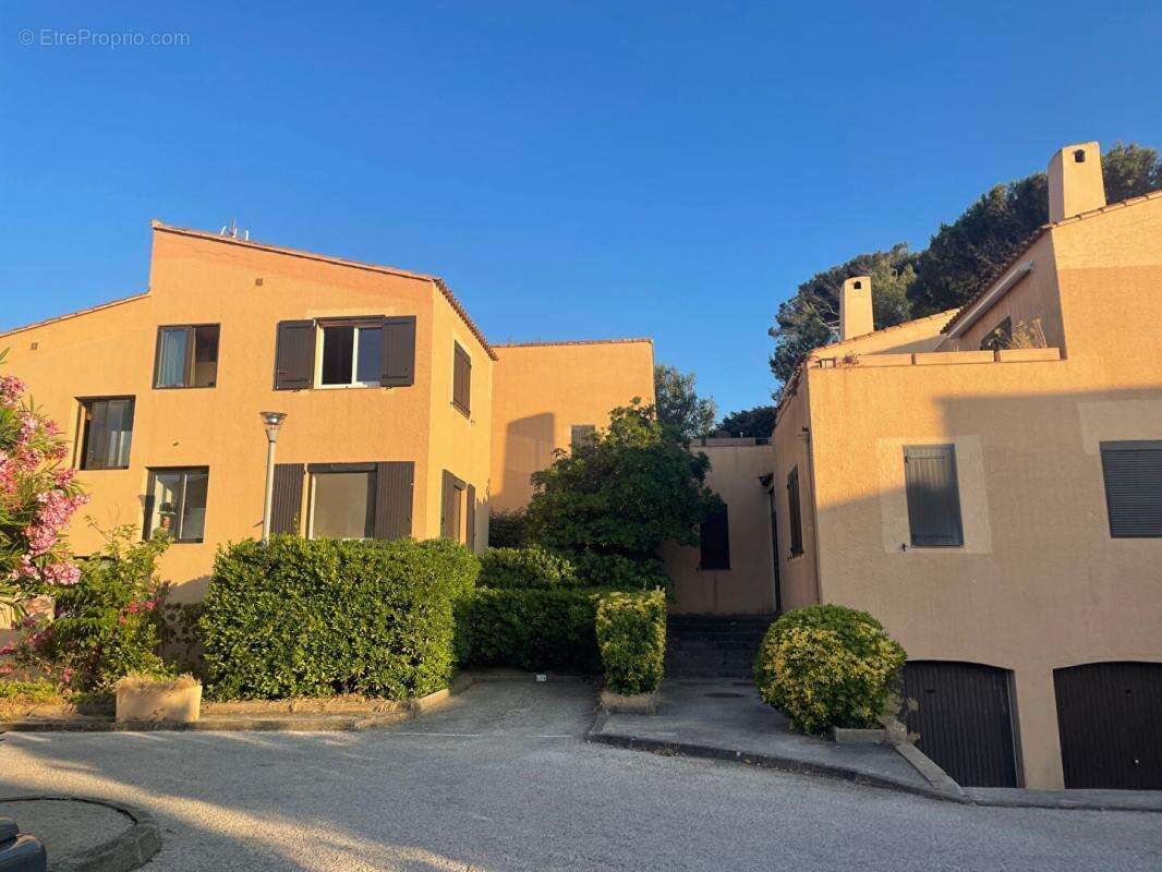 Appartement à SIX-FOURS-LES-PLAGES