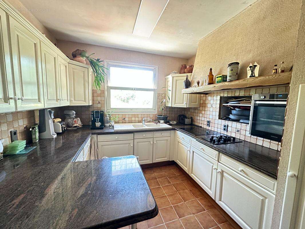 Maison à LA TOUR-D&#039;AIGUES