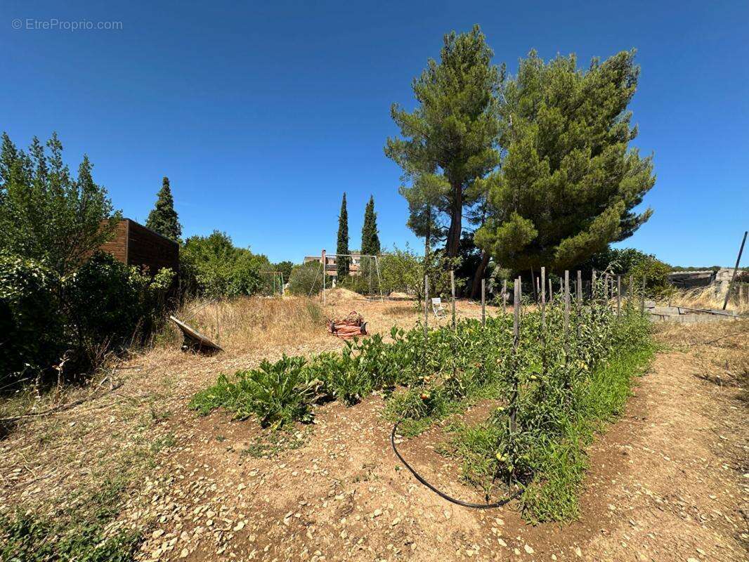 Maison à LA TOUR-D&#039;AIGUES
