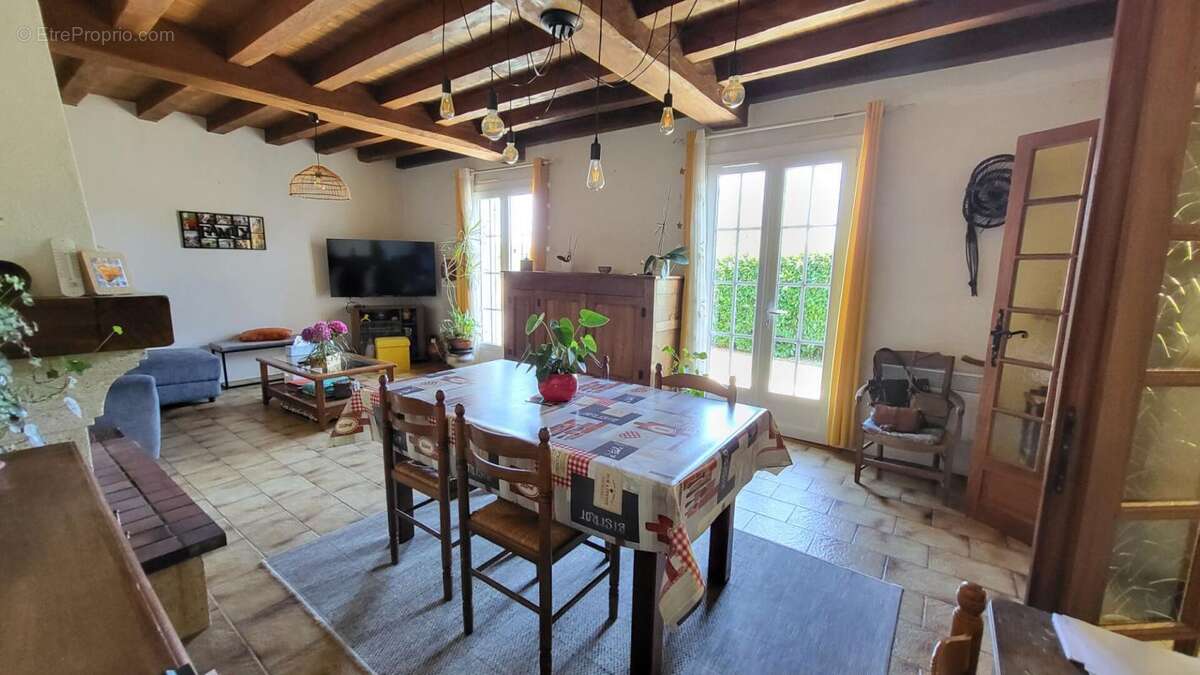 Maison à SAINT-LAURENT-DES-HOMMES