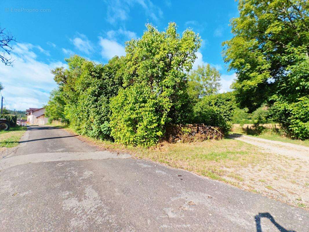 Maison à MARIGNA-SUR-VALOUSE