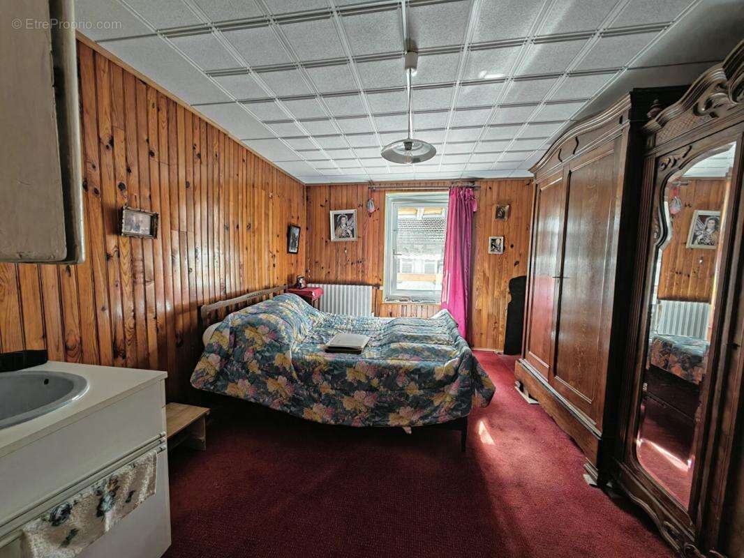 Maison à MARIGNA-SUR-VALOUSE