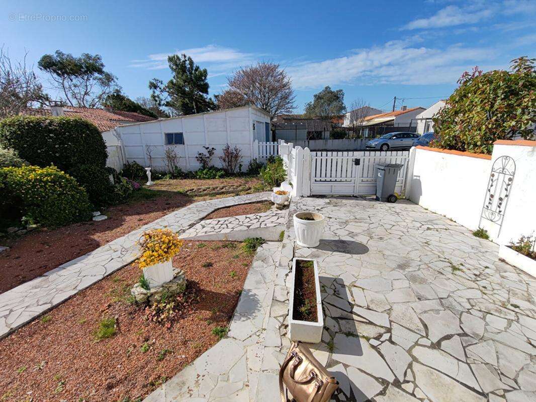 Maison à BOURCEFRANC-LE-CHAPUS