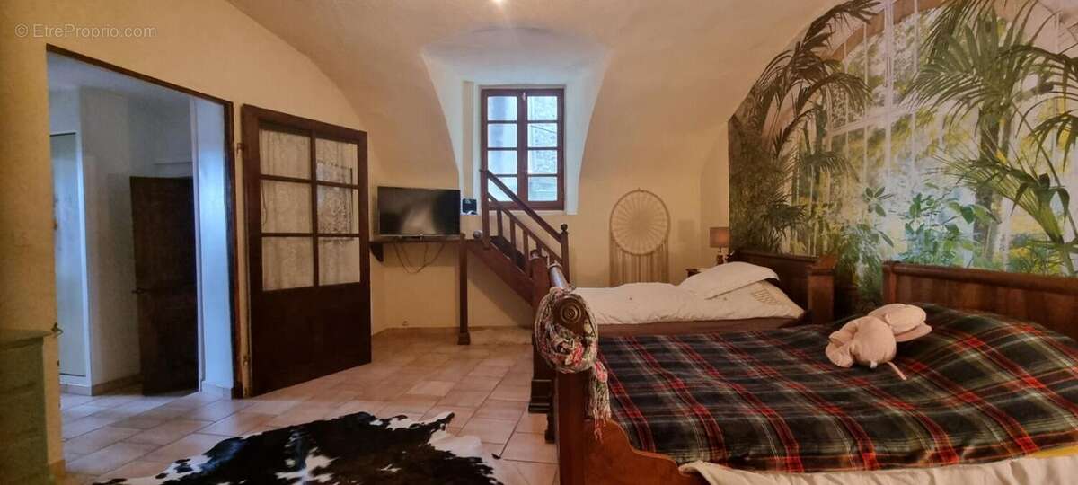 Appartement à ROCHEMAURE