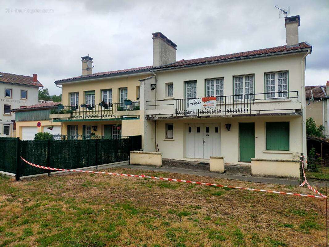 Maison à VOLLORE-MONTAGNE