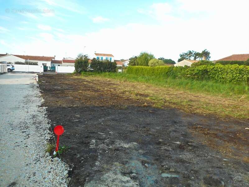Terrain à LA BREE-LES-BAINS