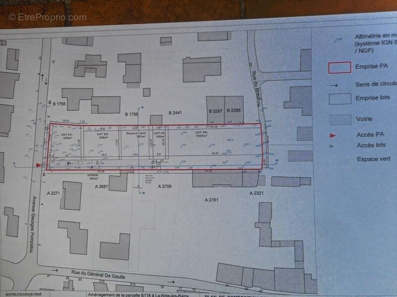 Terrain à LA BREE-LES-BAINS