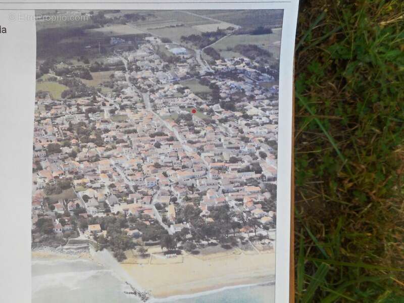 Terrain à LA BREE-LES-BAINS