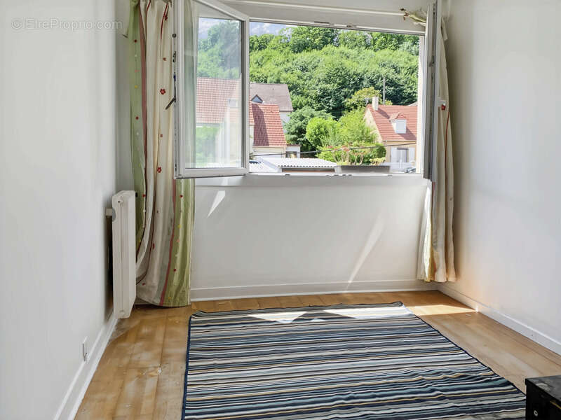 Appartement à SAINT-CYR-L'ECOLE