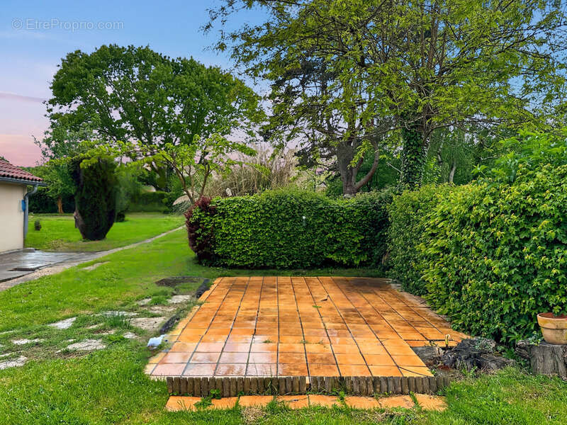 Maison à LADEVEZE-RIVIERE