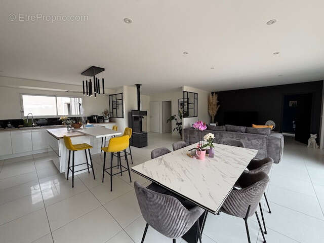 Maison à TALMONT-SAINT-HILAIRE