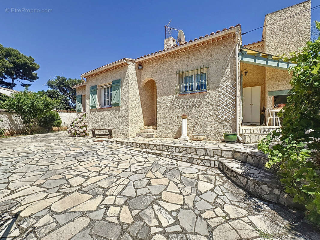 Maison à SIX-FOURS-LES-PLAGES