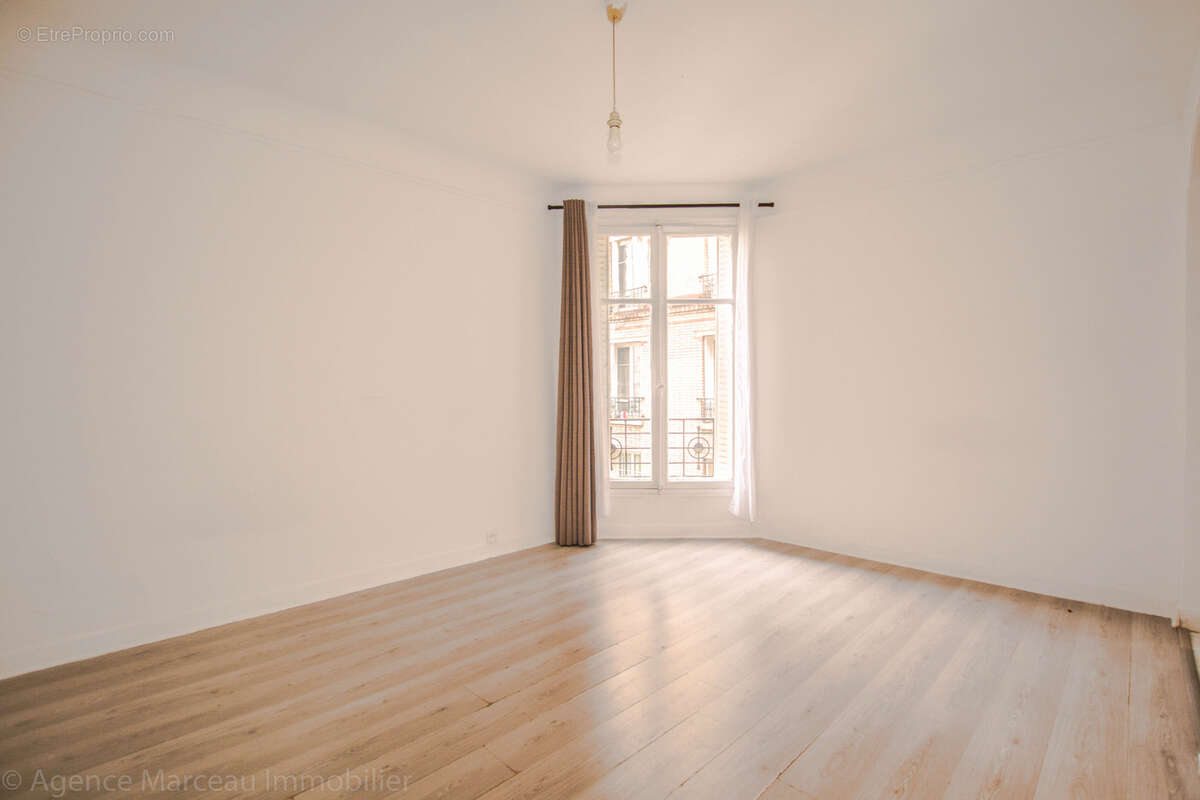 Appartement à COURBEVOIE
