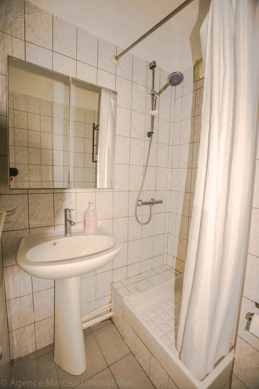 Appartement à COURBEVOIE