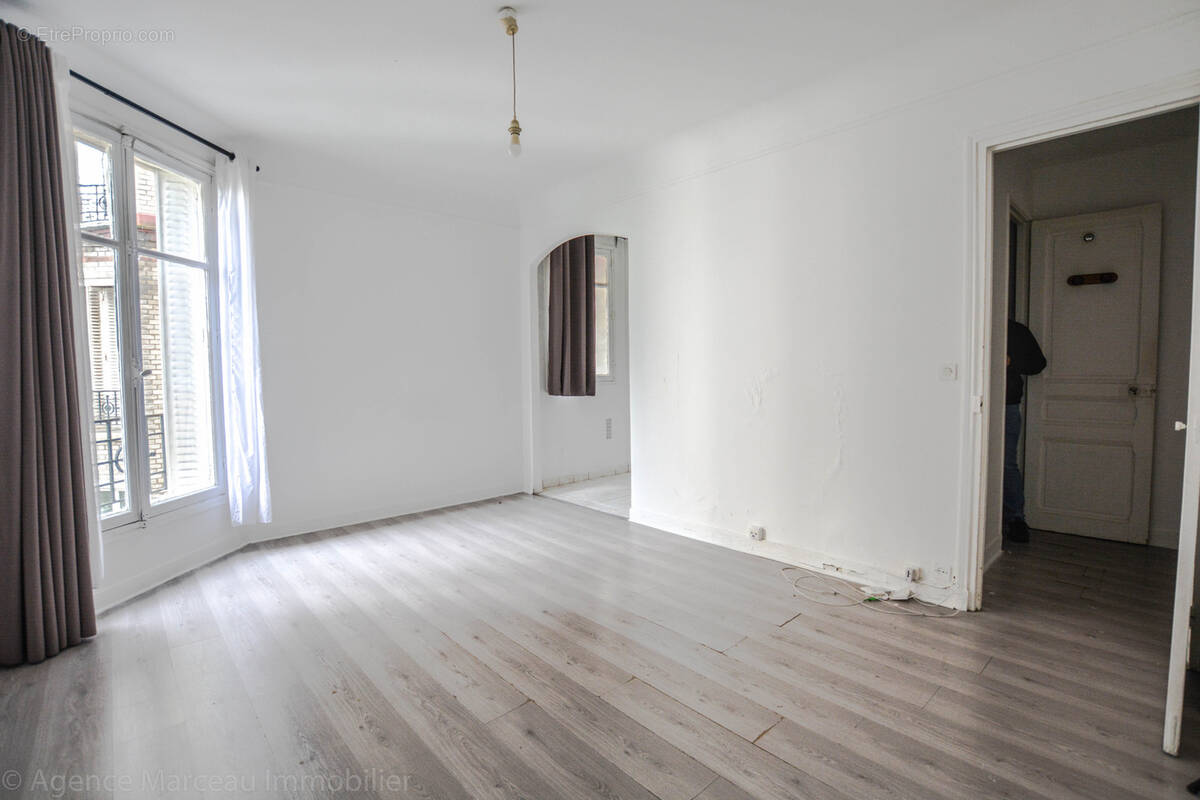 Appartement à COURBEVOIE
