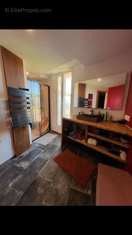 Maison à LA TOUR-SUR-ORB