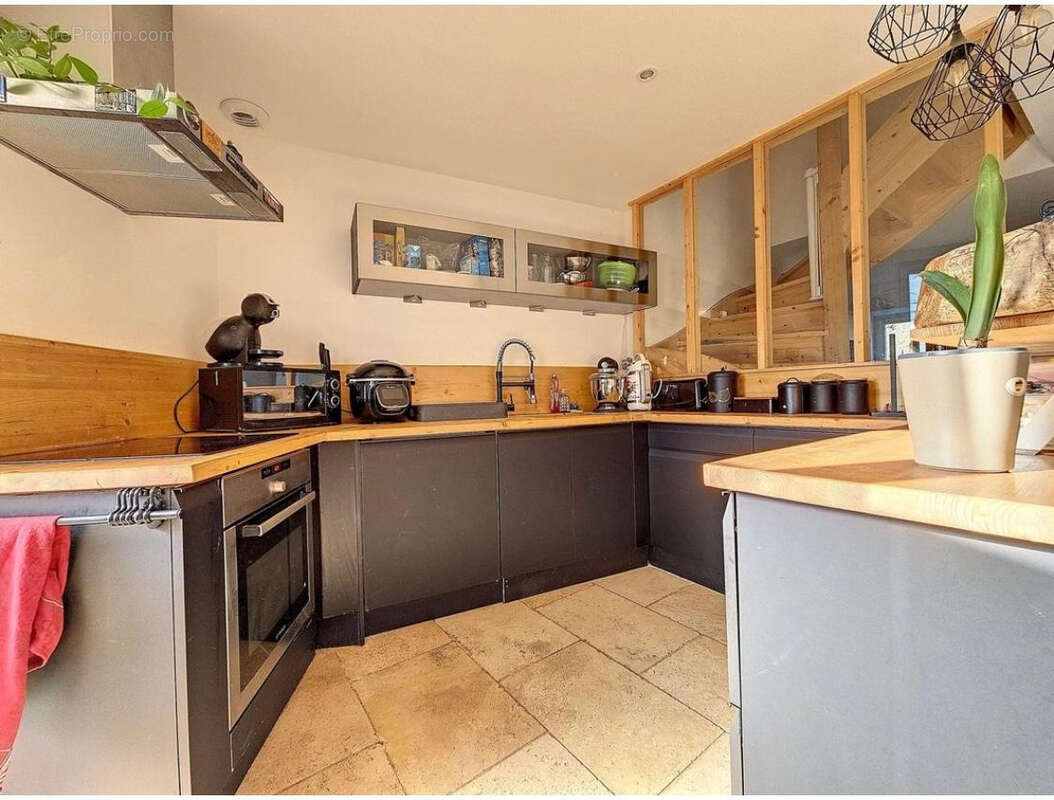 Maison à LA TOUR-SUR-ORB