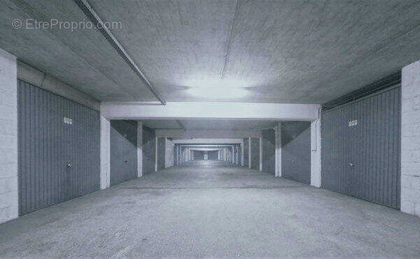 Parking à AULNAY-SOUS-BOIS