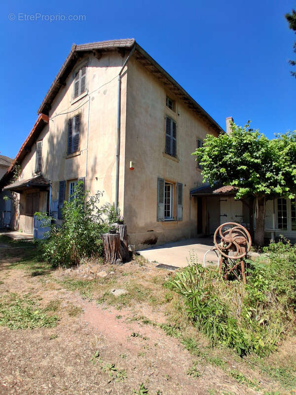 Maison à SAINT-NIZIER-SOUS-CHARLIEU