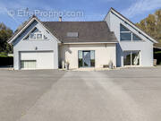 Maison à FEUQUIERES-EN-VIMEU