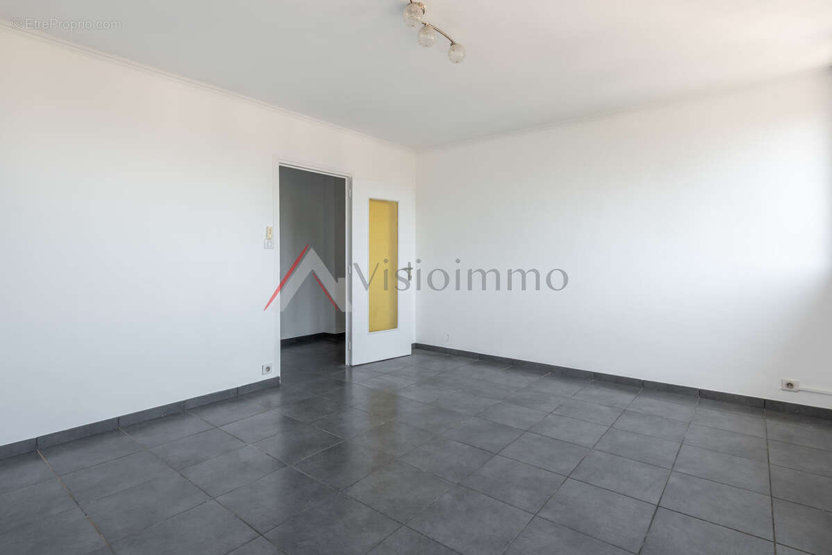 Appartement à FONTAINE