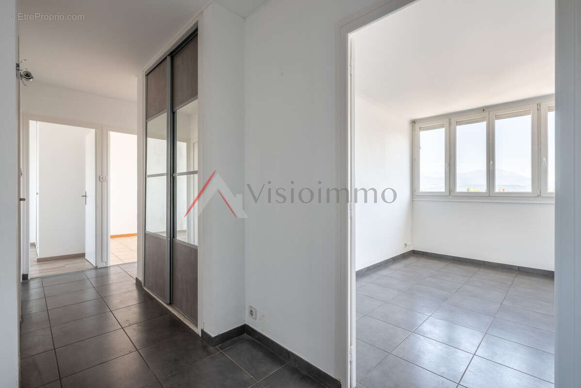 Appartement à FONTAINE