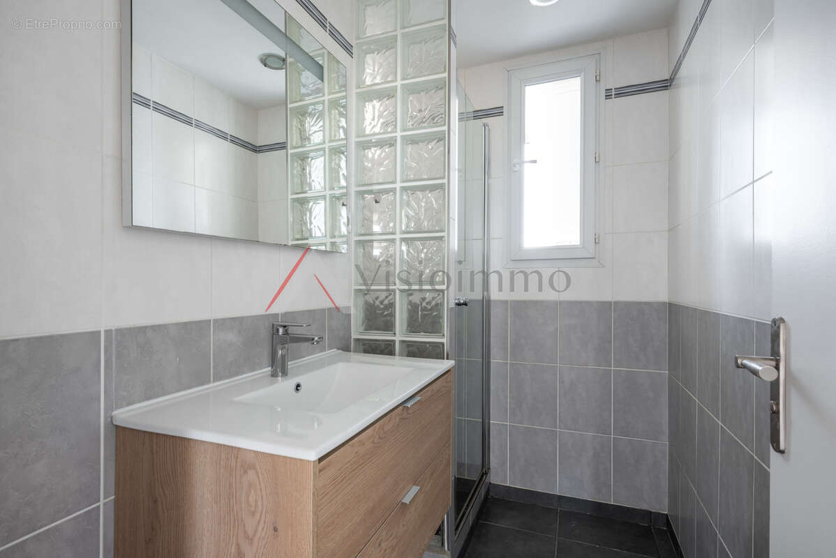 Appartement à FONTAINE