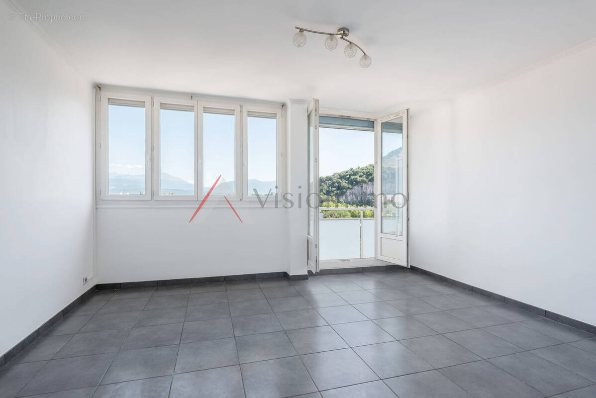 Appartement à FONTAINE