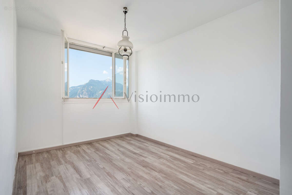 Appartement à FONTAINE