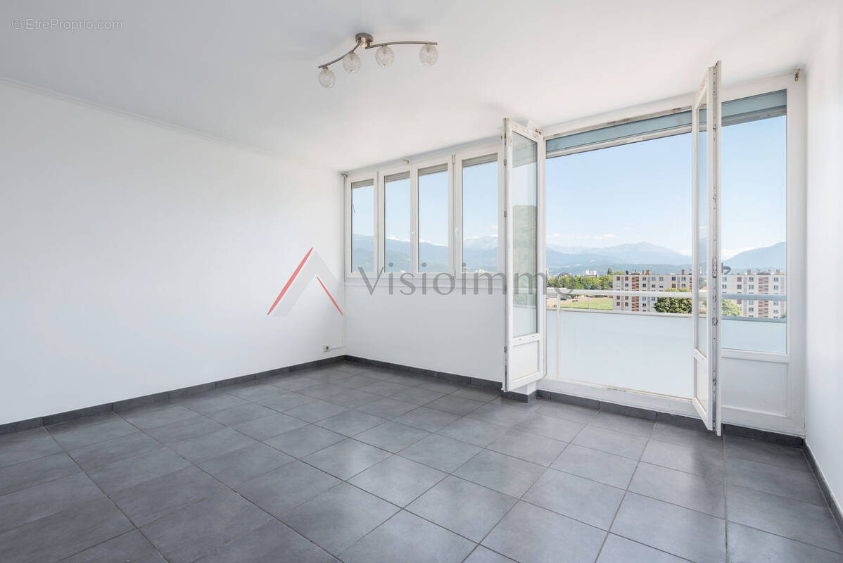 Appartement à FONTAINE