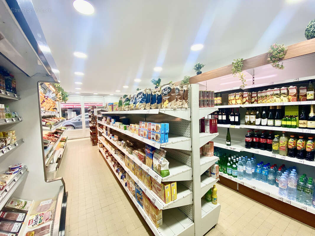 Commerce à SAINT-JEAN-PIED-DE-PORT