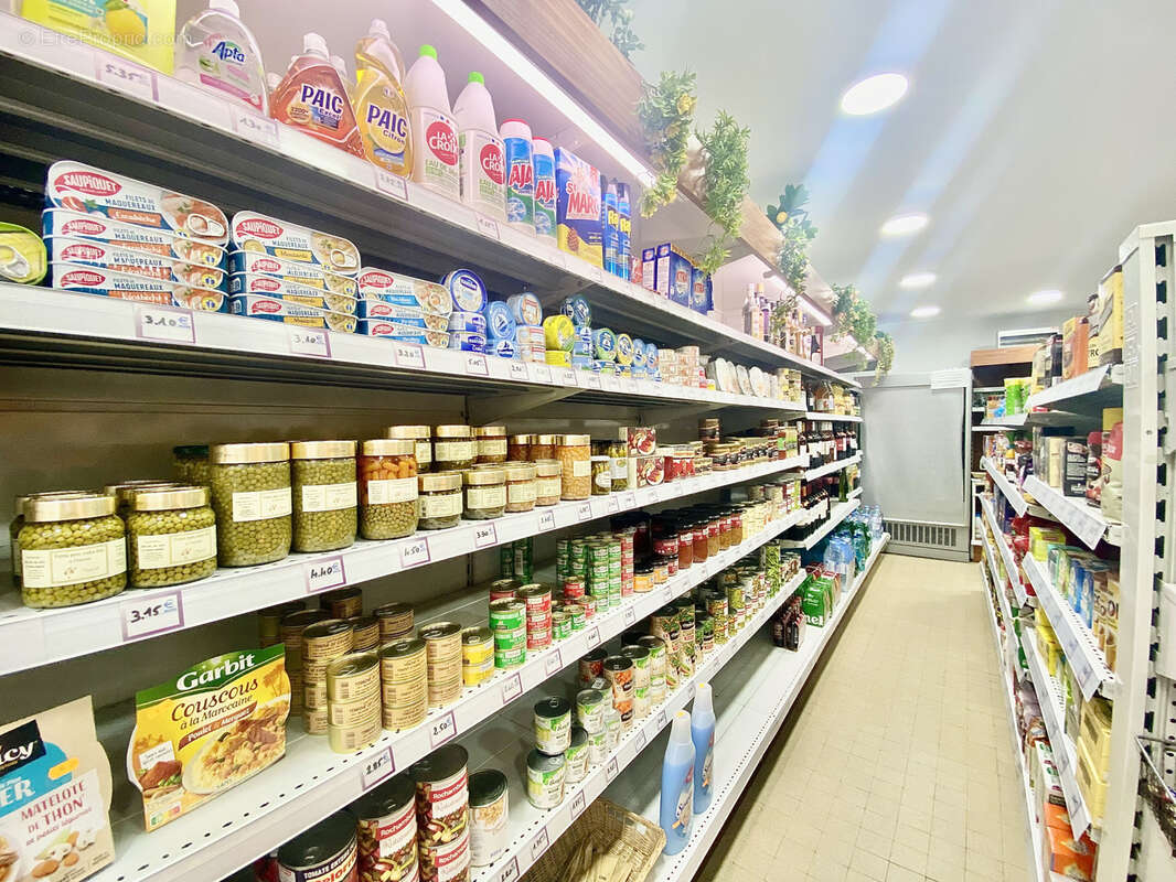 Commerce à SAINT-JEAN-PIED-DE-PORT