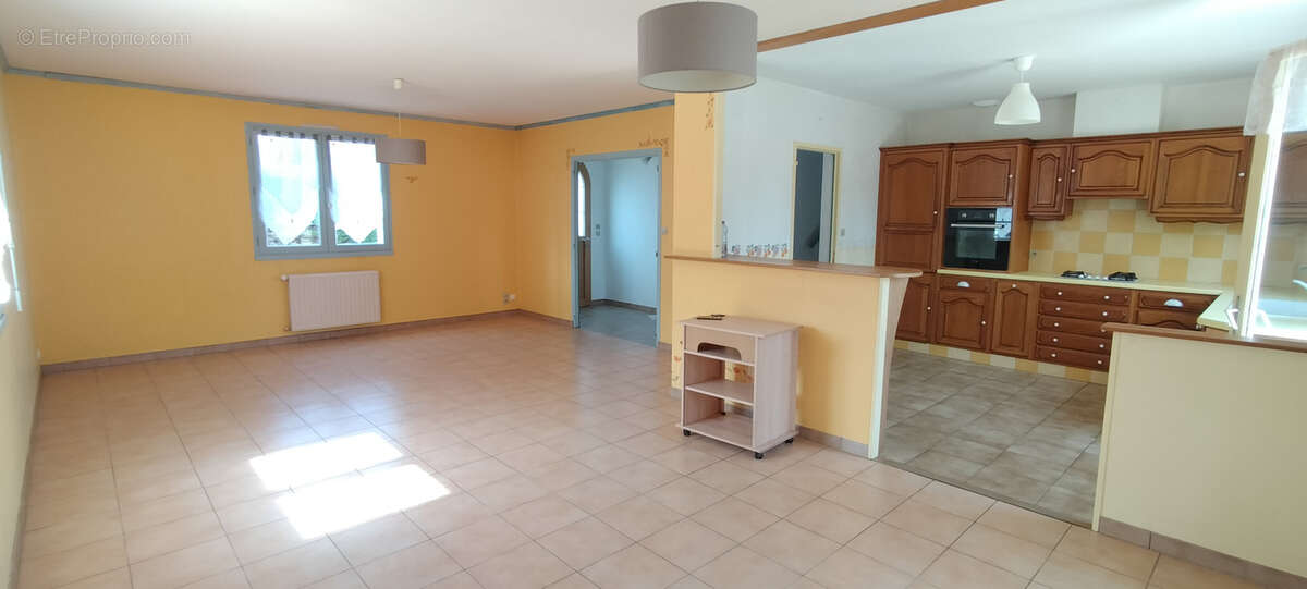 Maison à LE PUISET-DORE