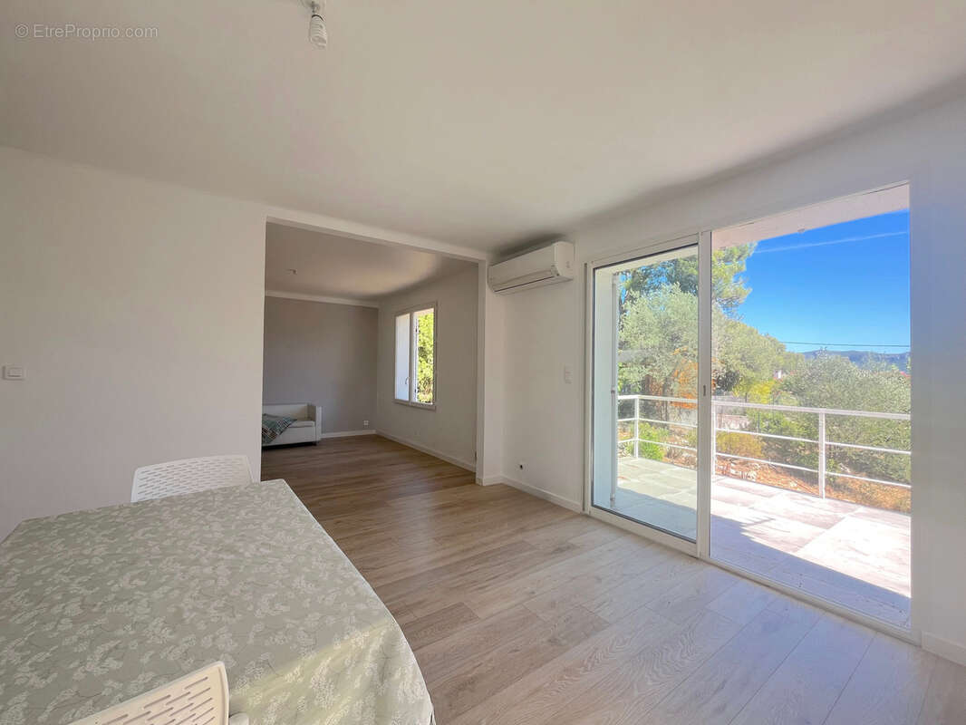 Maison à LA CADIERE-D&#039;AZUR