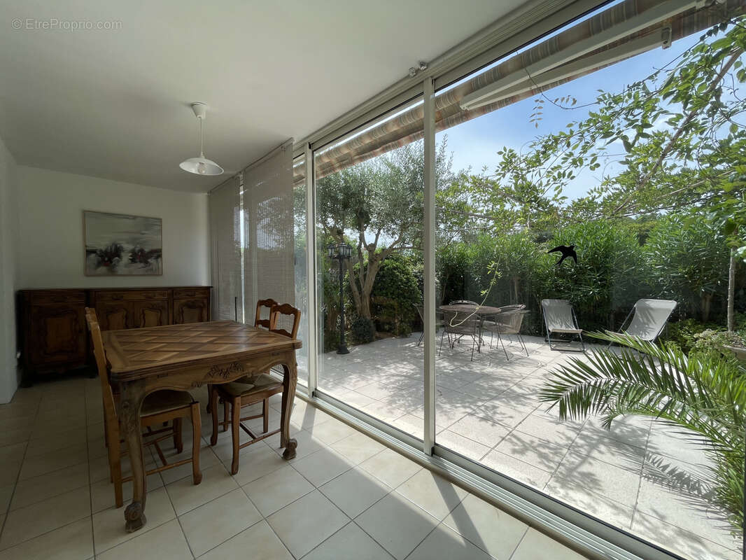 Appartement à BORMES-LES-MIMOSAS