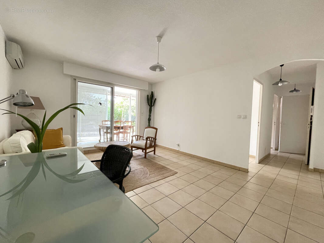 Appartement à BORMES-LES-MIMOSAS