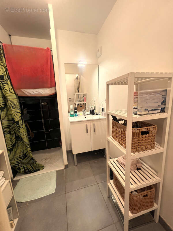 Appartement à CHATEAUNEUF-LE-ROUGE